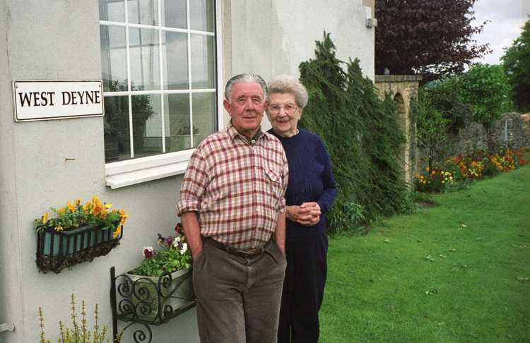 Ivor and Joan Cave were our hosts for one night stay at the West Deyne B&B in Stow-on-the-Wold 