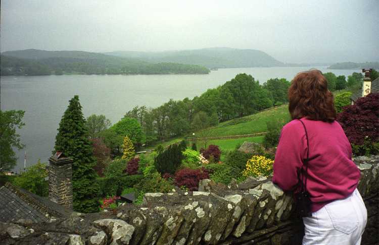 The south end of Lake Windermere along A592