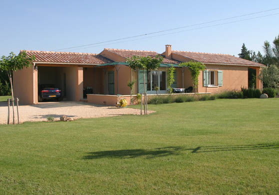 We spent the first two weeks of June 2004 in this very nice house near Pernes les Fontaine, France
